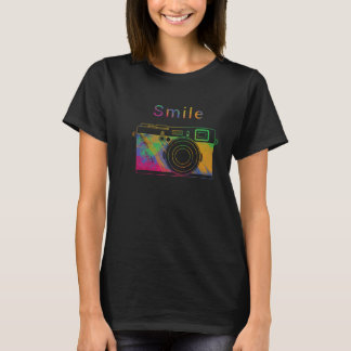 Lächeln auf der Kamera T-Shirt