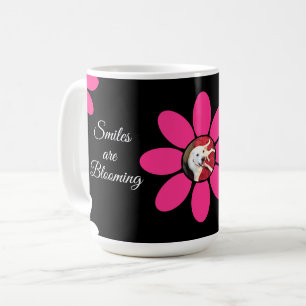 Lächeln blühen Niedlicher Hund Pink Blume Kaffeetasse