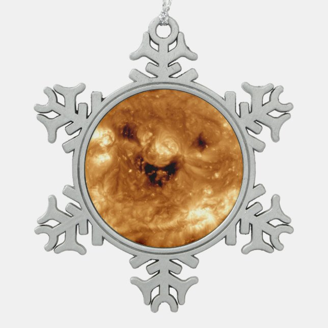 Lächeln der Sonne von der NASA-Sonnenstudio Schneeflocken Zinn-Ornament (Vorderseite)