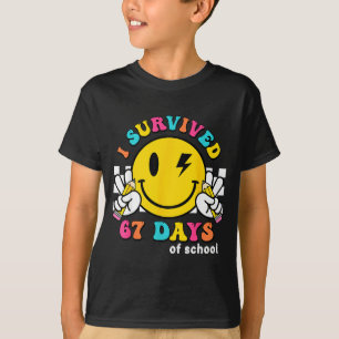 Lächeln Gesicht Ich überlebte 67 Tage Schule  T-Shirt