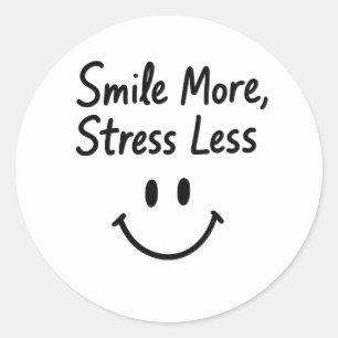 Lächeln Sie noch mehr, drücken Sie weniger Doodle- Runder Aufkleber