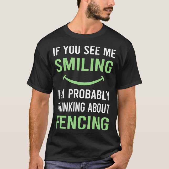 Lächelnde Fencing Fencer T-Shirt (Vorderseite)