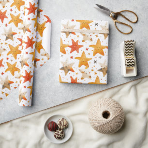 Lächelnde Kinder in den roten und gelben Sternen Geschenkpapier