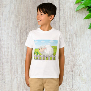 Lächelnde Schafe in sonniger Landschaft T-Shirt