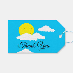 Lächelnde Sonne mit puffigen Wolken Geschenkanhänger