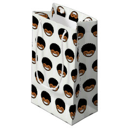 Lächelnder kleiner Afro Junge Kleine Geschenktüte