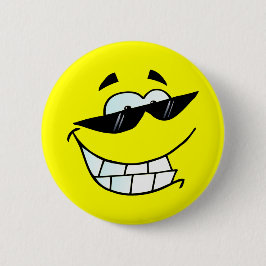 Lächelndes Gesicht in Sonnenbrille Button
