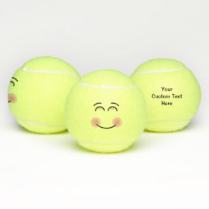 Lächelndes Gesicht mit lächelnden Augen Tennisbälle