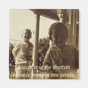 Lachen ist die kurze Entfernung zwischen 2 Persone Magnet
