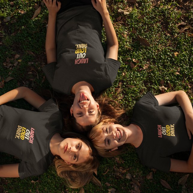 Lachen täglich laut Tri-Blend shirt (Von Creator hochgeladen)