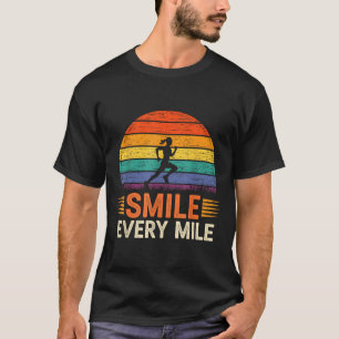 Lachendes Lächeln Jeden Kilometer Cooles Laufen Lä T-Shirt