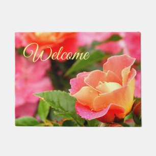 Lachs Rosa und Orangefarbene Rose Bud Fußmatte