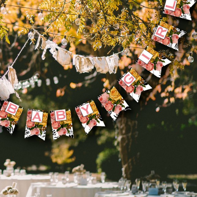 Lachs Text Heirloom Rose Floral Patten Baby Girl Wimpelkette (Von Creator hochgeladen)