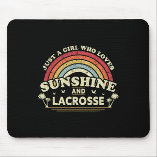 Lacrosse Shirt. Ein Mädchen, das Sonnenschein und  Mousepad