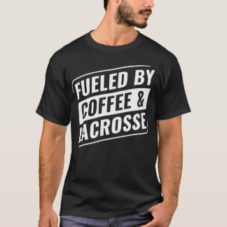 Lacrosse Spieler, die mit Kaffee und Lacrosse Goal T-Shirt