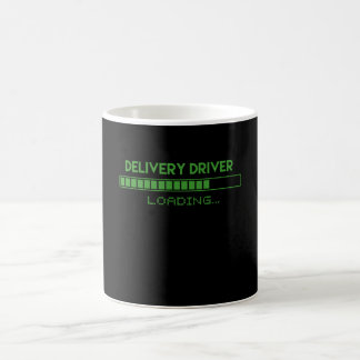 Ladung des Liefertreibers Kaffeetasse