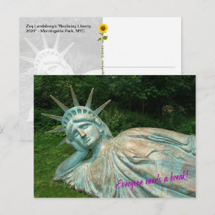 Lady Liberty macht Pause - H Postkarte