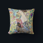 Lady mit einem Fan, Gustav Klimt Kissen<br><div class="desc">Gustav Klimt (14. Juli 1862 - 6. Februar 1918) war ein österreichischer symbolischer Maler und einer der prominentesten Mitglieder der Wiener Sezessionsbewegung. Klimt ist bekannt für seine Gemälde, Wandgemälde, Skizzen und andere Kunstobjekte. Neben seinen figurativen Werken, die Allegorien und Portraits enthalten, malte er Landschaften. Unter den Künstlern der Wiener Sezession...</div>