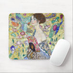 Lady mit einem Fan, Gustav Klimt Mousepad<br><div class="desc">Gustav Klimt (14. Juli 1862 - 6. Februar 1918) war ein österreichischer symbolischer Maler und einer der prominentesten Mitglieder der Wiener Sezessionsbewegung. Klimt ist bekannt für seine Gemälde, Wandgemälde, Skizzen und andere Kunstobjekte. Neben seinen figurativen Werken, die Allegorien und Portraits enthalten, malte er Landschaften. Unter den Künstlern der Wiener Sezession...</div>