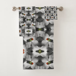 Ladybug auf Dogwood-Blume Abstrakte Natur Badhandtuch Set