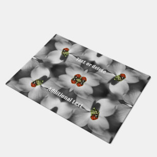 Ladybug auf Dogwood Blume Natur Personalisiert Fußmatte