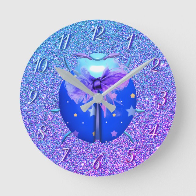 Ladybug blaue Sterne niedlicher Glitzer Runde Wanduhr (Vorderseite)