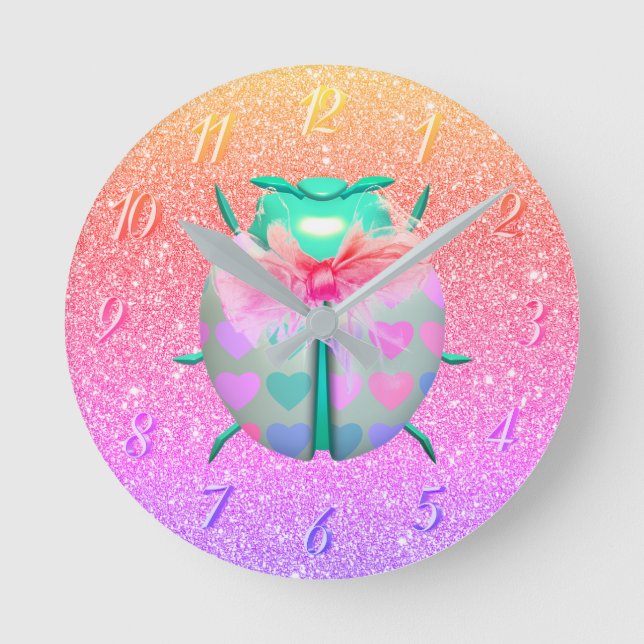 Ladybug liebliche Herzen niedlicher Glitzer Runde Wanduhr (Vorderseite)