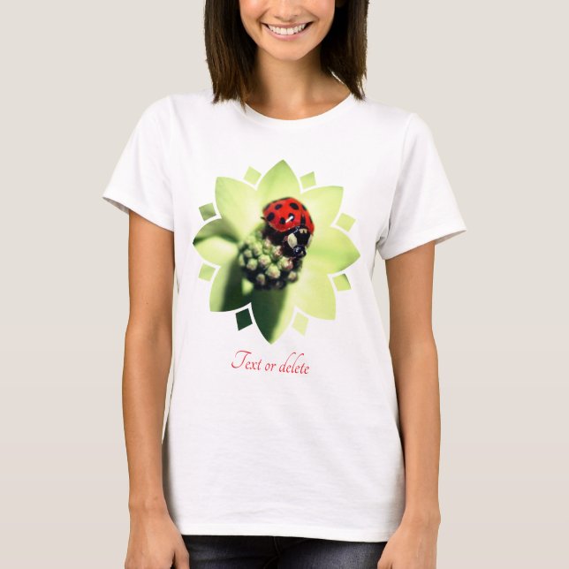 Ladybug On Dogwood Flower Nature Personalized T-Shirt (Vorderseite)