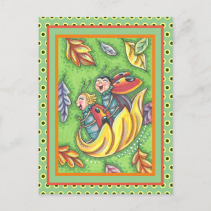 LADYBUGS, DIE AUF FALLENDEN AUTUMNSTÜCKEN REITEN, POSTKARTE
