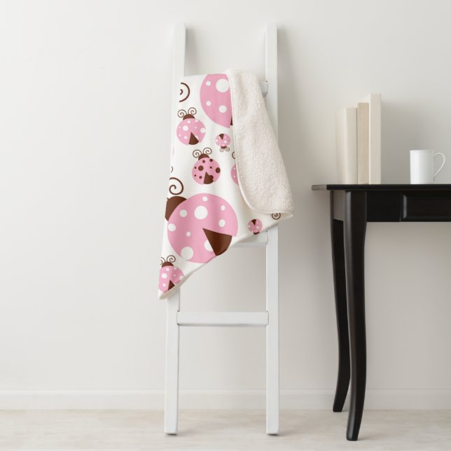 Ladybugs-Muster, Niedliche Ladybugs, rosa Ladybugs Sherpadecke (Beispiel)