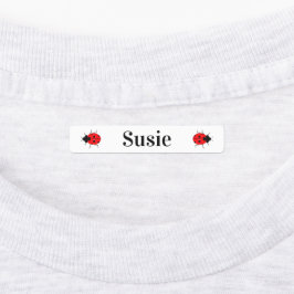 Ladybugs von niedlichen Kindern auf Etiketten