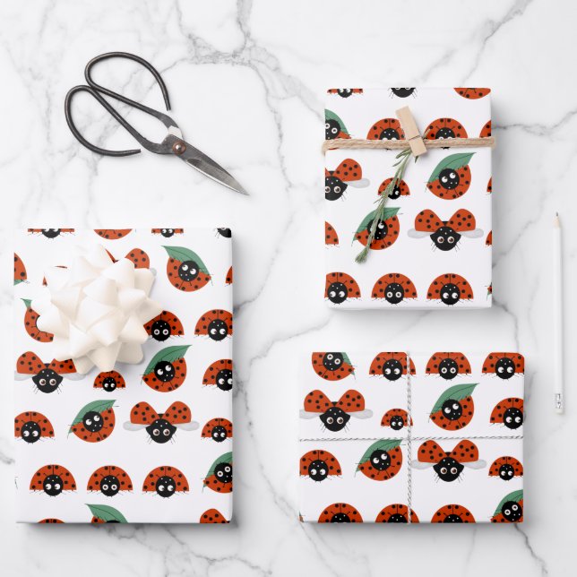 Ladybugs Wrapping Paper Sheets Geschenkpapier Set (Vorderseite)