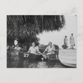 Ladys & Boats Old Blck & White Image - Postkarte
