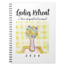 Ladys Retreat-Design mit Blume auf einem Tisch