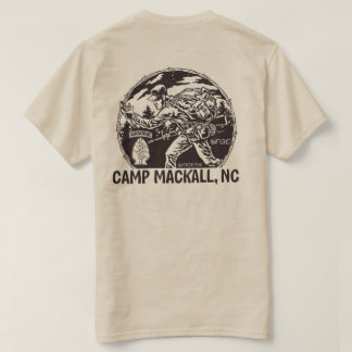 "Lager Mackall" - im Flugzeug Vorsprung - hinter T-Shirt