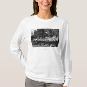 Lager Sherman, Oregon-Ansicht von Rogers-Kabinen T-Shirt