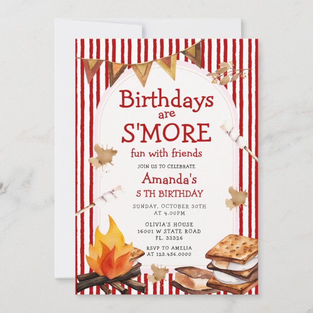 Lagerfeuer-Rotstreifen-Geburtstag macht S'mores Sp Einladung (Vorderseite)