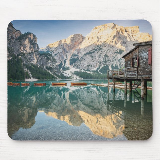 Lago di Braies in den Dolomiten in Italien Mousepad (Vorne)