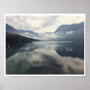 Lake Bohinj Slowenien Misty Mountain Water Foto Poster