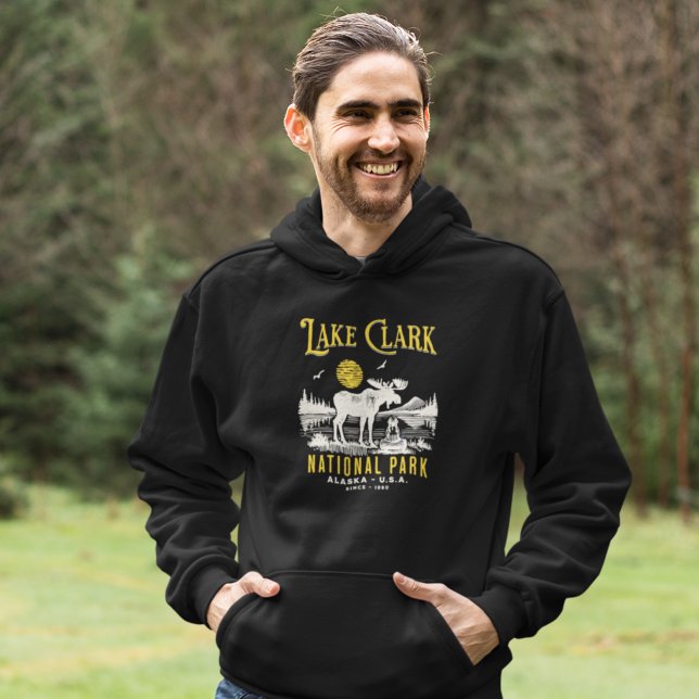 Lake Clark National Park Retro Woodland Scene Hoodie (Von Creator hochgeladen)