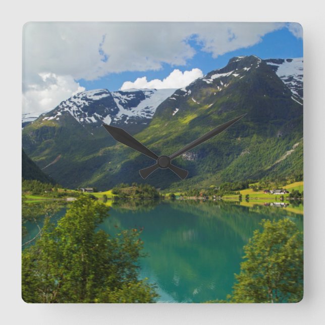 Lake Floen landschaftlich, Norwegen Quadratische Wanduhr (Vorderseite)