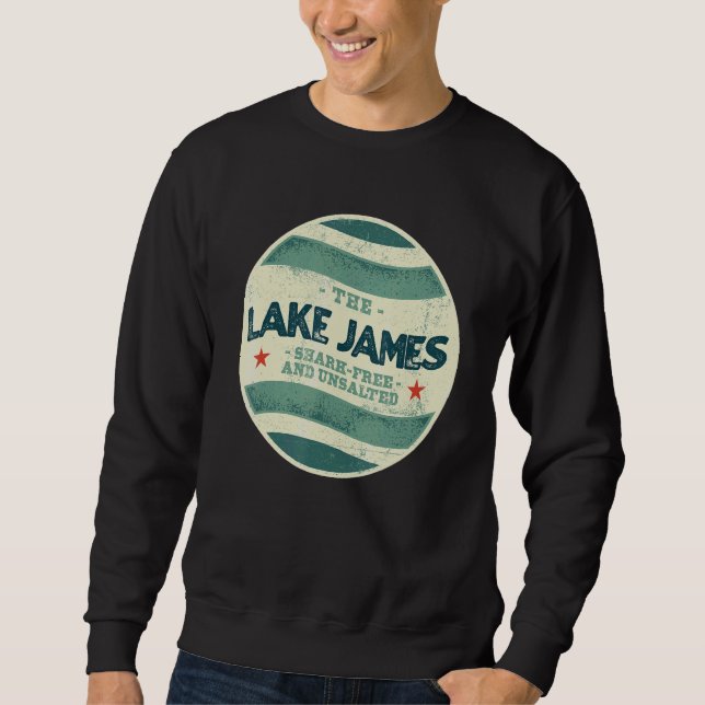 Lake James Shark Free and Unsalted Camping Indiana Sweatshirt (Vorderseite)