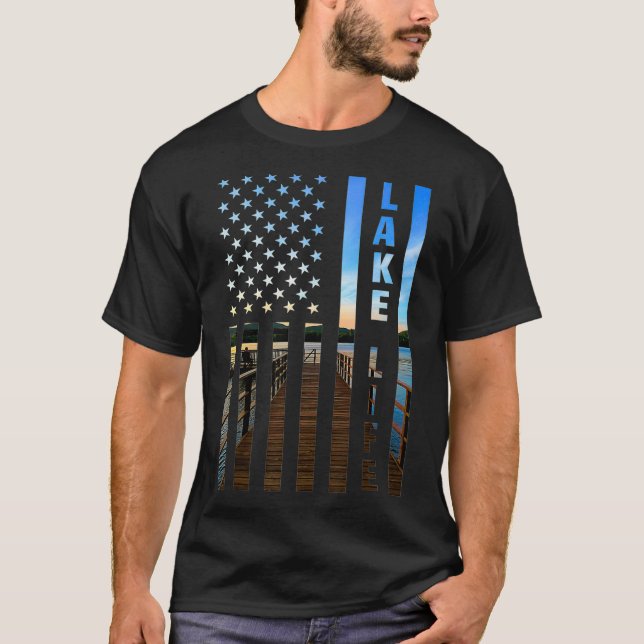 Lake Life American Flag Dock Sunset Power Boat Wak T-Shirt (Vorderseite)