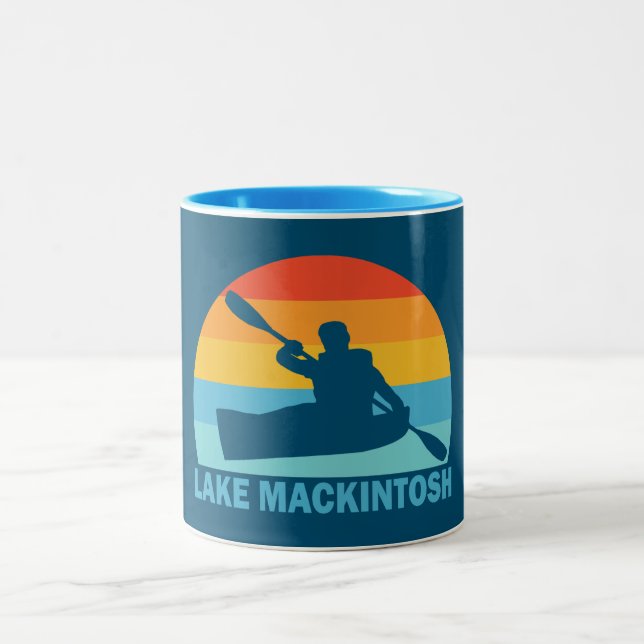 Lake Mackintosh North Carolina Kayak Zweifarbige Tasse (Mittel)