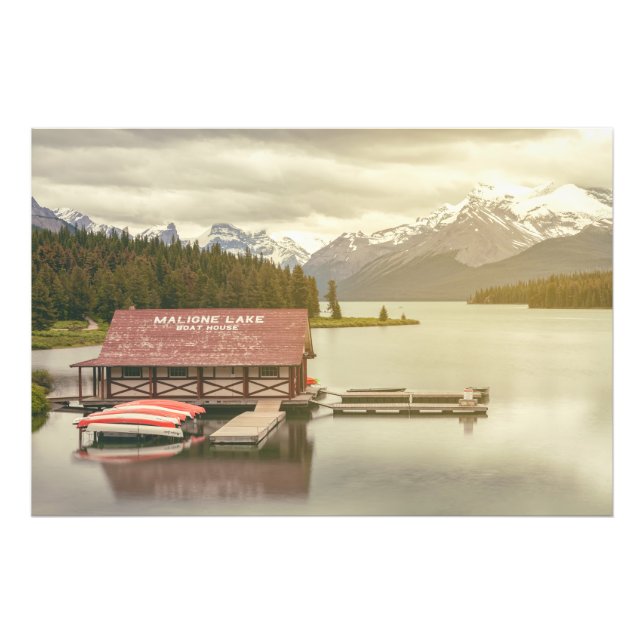 Lake Maligne Boathouse Fotodruck (Vorne)