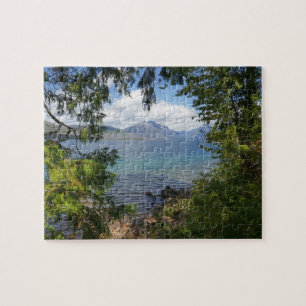 Lake McDonald durch einen Waldrahmen Puzzle