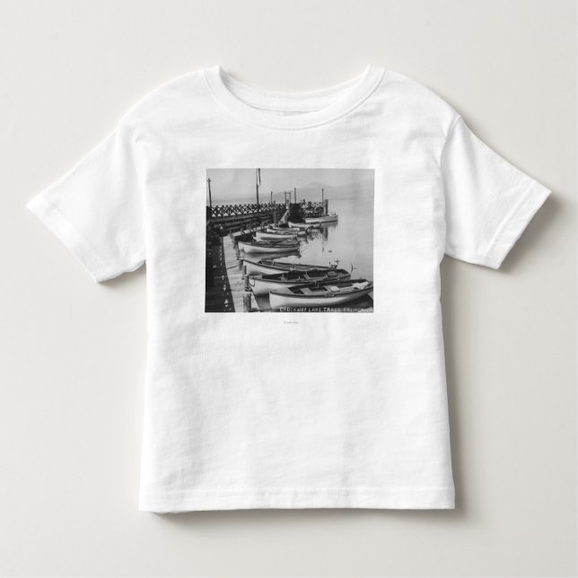Lake Tahoe, CA - hölzerne Boote entlang Dock-Foto Kleinkind T-shirt (Vorderseite)