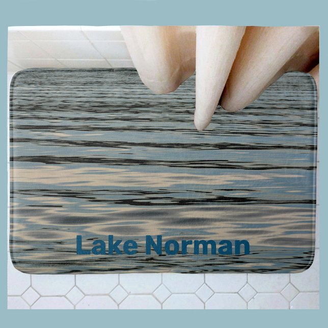 Lake Water Custmizable Lake Name Badematte (Von Creator hochgeladen)