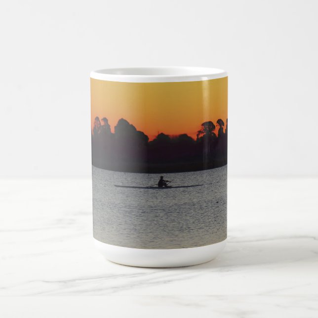 Lake Wendouree Ruhe vor Einbruch der Nacht Kaffeetasse (Mittel)