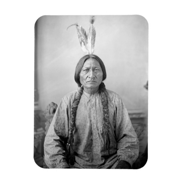 Lakota Leader sitzt Bull Native Amerikanische Urei Magnet (Vertikal)